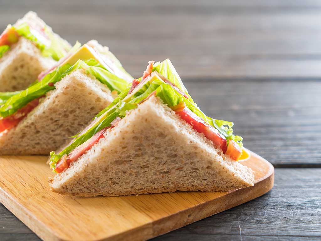 5 snacks para vender en tu negocio abarrotero